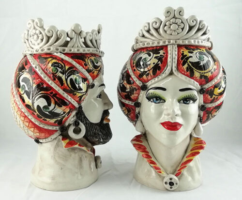 Couple modern heads, modern decoration heads, pottery for modern environments, the caltagirone ceramics, pot heads, head with crown,